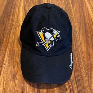 NHL Pittsburgh Penguins Black Cap with Team logo
